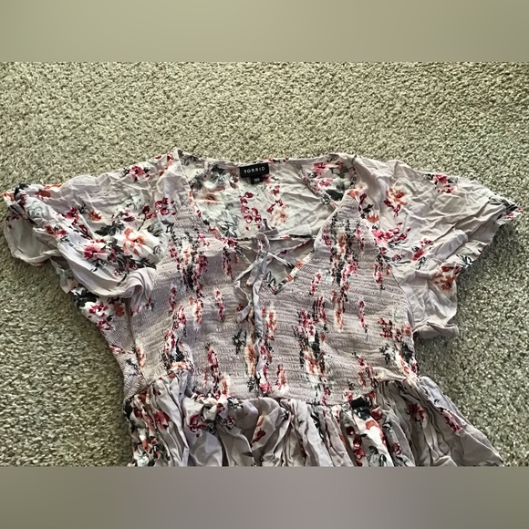 Torrid pink Floral smocked dress size00 - Picture 4 of 9